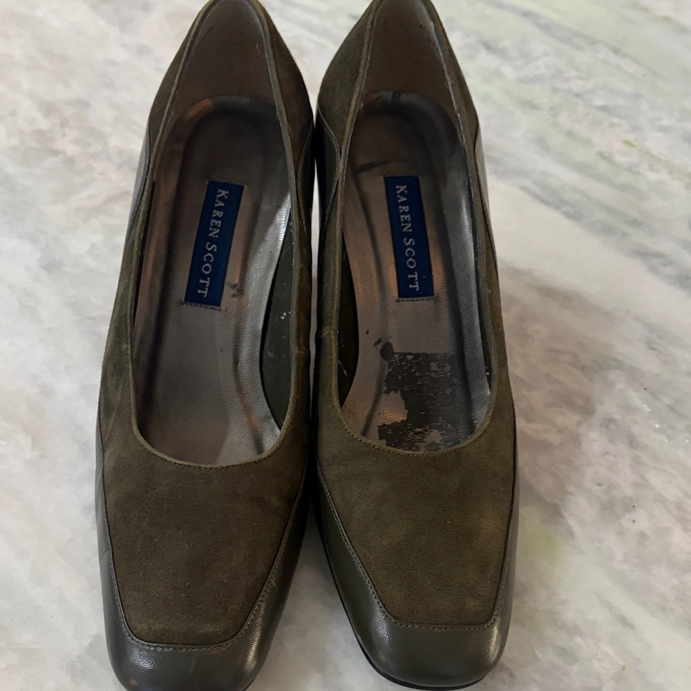 Karen Scott Women's Dark Green Heels